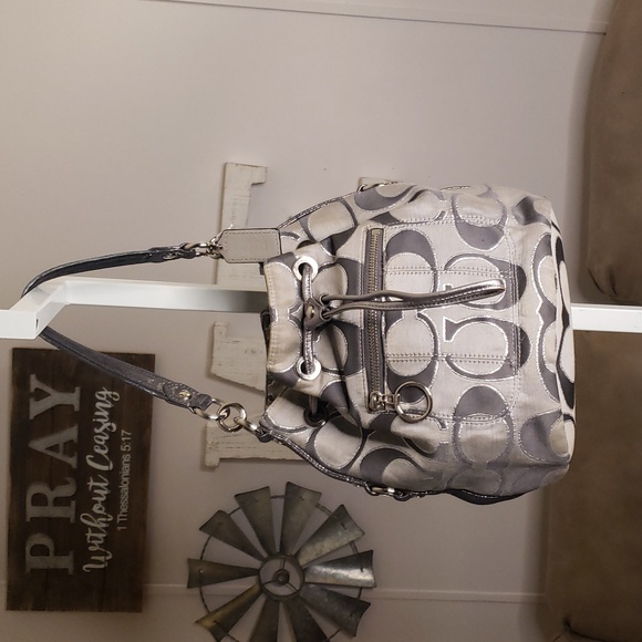 Coach Hobo Bucket Bag W/drawstring Gray Signature C - Picture 1 of 9